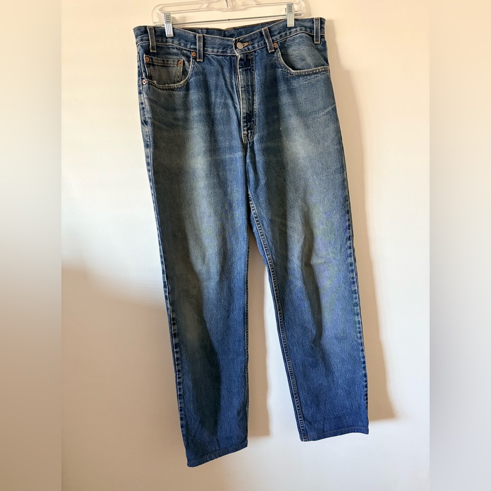 Perfectly distressed Levi’s 550s